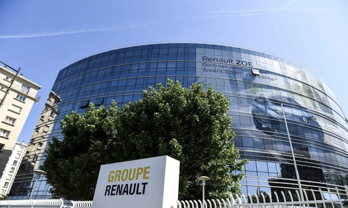 A picture taken on May 20, 2020 shows the headquarters of French  car maker Renault in Boulogne-Billancourt near Paris. - Renault considers the closure of four sites in France, according to French satirical newspaper Le Canard Enchaine. The group is to unveil on May 29 the outlines of a vast 2 billion euro savings plan announced in February. (Photo by ALAIN JOCARD / AFP)