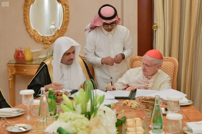 شراكة بين رابطة العالم الإسلامي والفاتيكان لتعزيز حوار الأديان