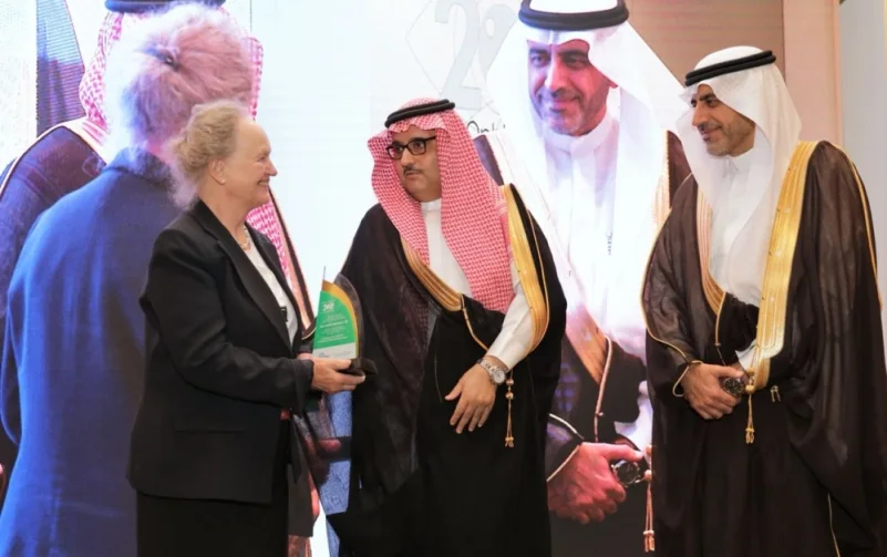 الأمير عبدالعزيز بن أحمد يفتتح لقاء "طب العيون السعودي 2018