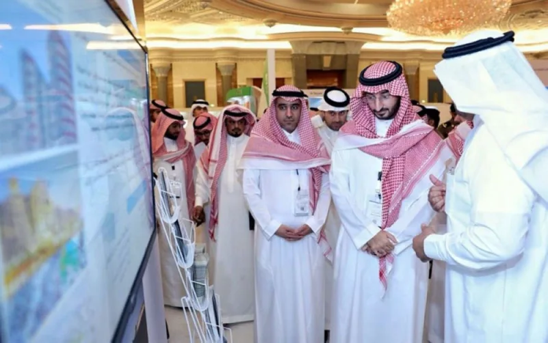 نائب أمير مكة يتفقد التجارب التشغيلية لمشروع مطار الملك عبدالعزيز الجديد
