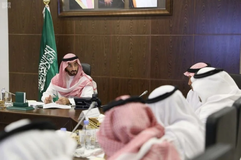 نائب أمير مكة يُناقش آلية الاستفادة من وقف "عين العزيزية"