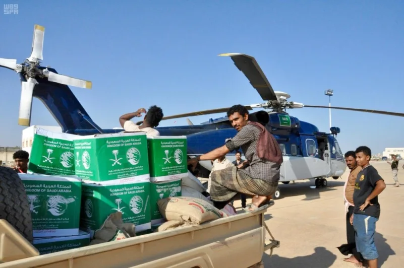 "سلمان للإغاثة" يوزع المساعدات بالمهرة وحجة باليمن