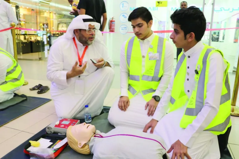 متسوقون في مكة يتدربون على إنعاش القلب