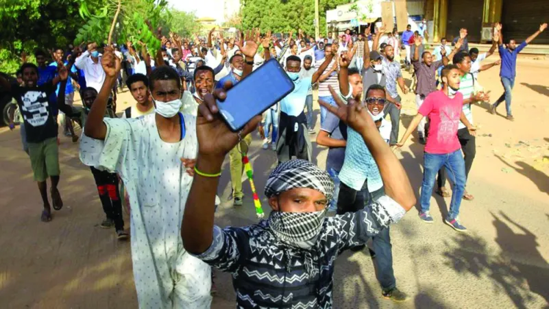 تظاهرات بعدة مدن سودانية في «جمعة التغيير»