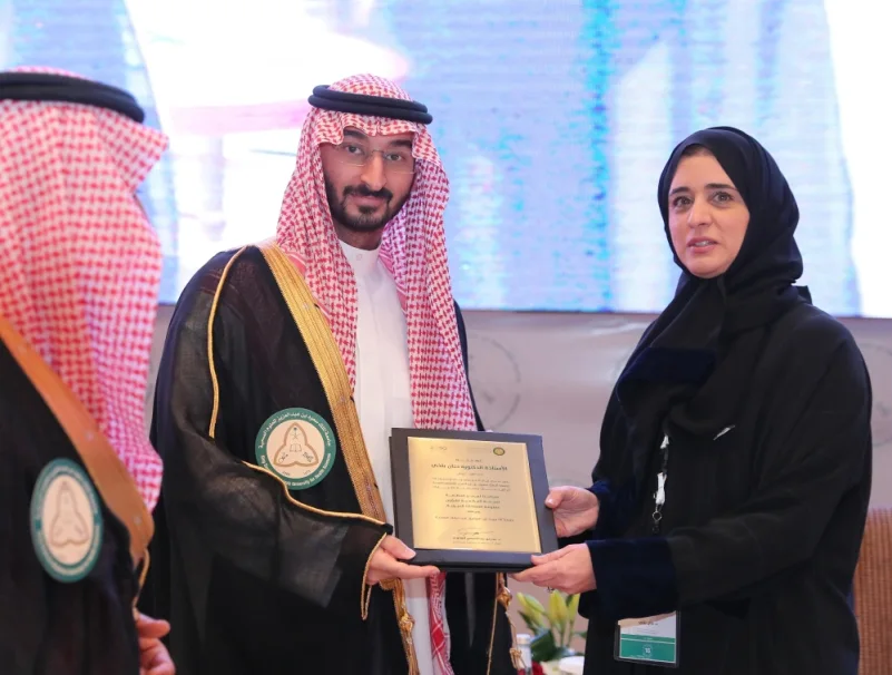 وزير"الحرس" يرعى حفل تخريج الدفعة 16 من جامعة الملك سعود للعلوم الصحية