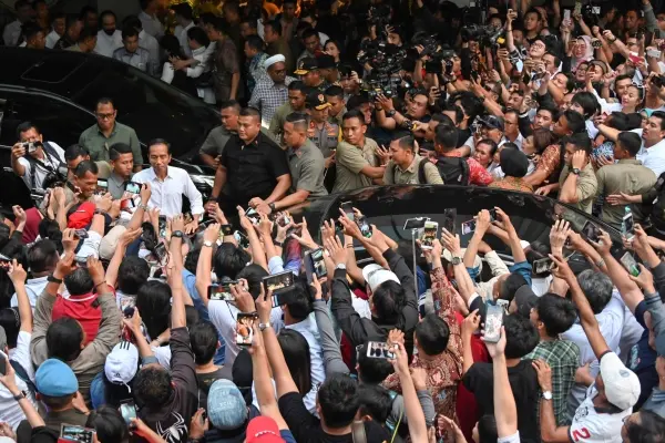 الرئيس الإندونيسي المنتهية ولايته يتجه للفوز في الانتخابات