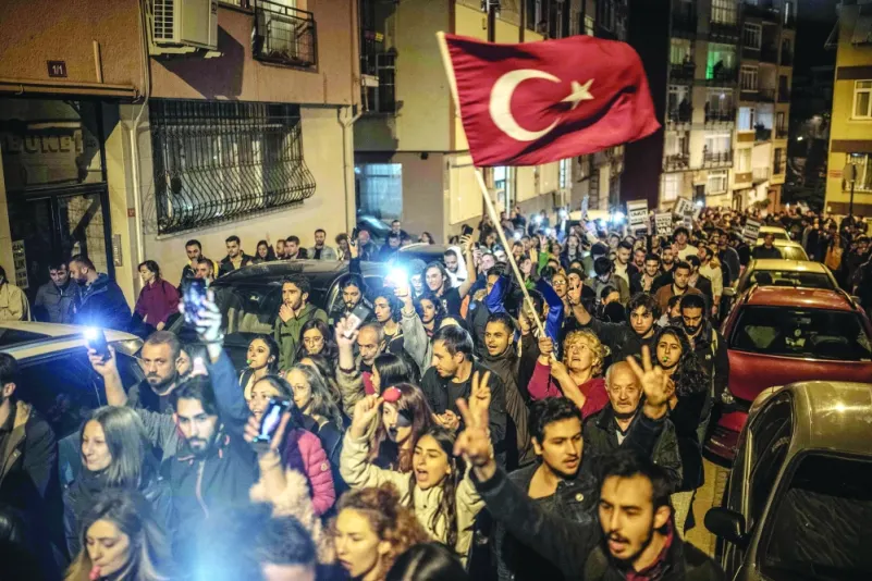 رئيس بلدية اسطنبول يعد «بثورة» من أجل الديموقراطية