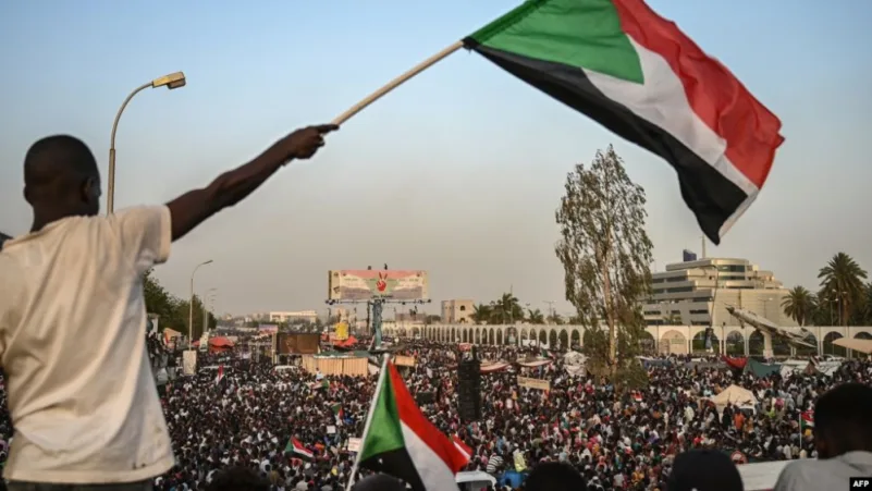 المجلس العسكري وقادة الاحتجاجات يواصلون حوارهم في السودان