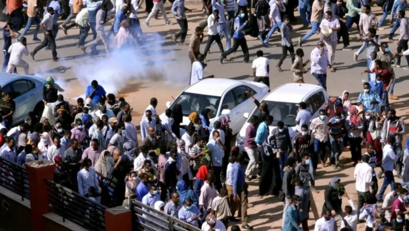 الشرطة السودانية تطلق الغاز المسيل على متظاهرين