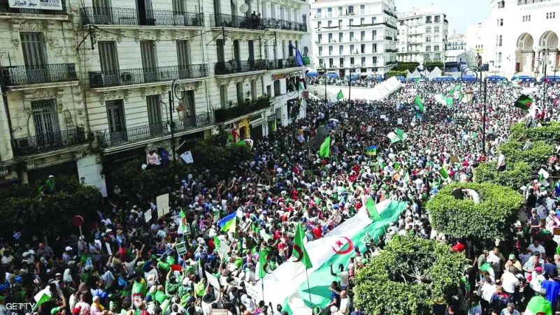 الجزائر.. مطالب بتشكيل حكومة كفاءات
