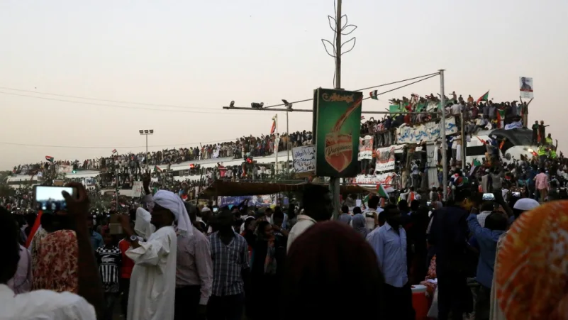 السودان : مقتل متظاهر والمعارضة تدعو للتوجه إلى القصر الرئاسي