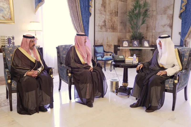 أمير مكة ونائبه يطلعان على خطط الطيران المدني في الحج