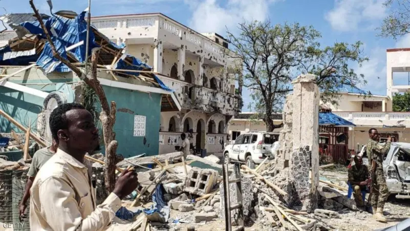 مصرع وإصابة 45 شخصاً على الأقل في انفجار بالعاصمة الصومالية