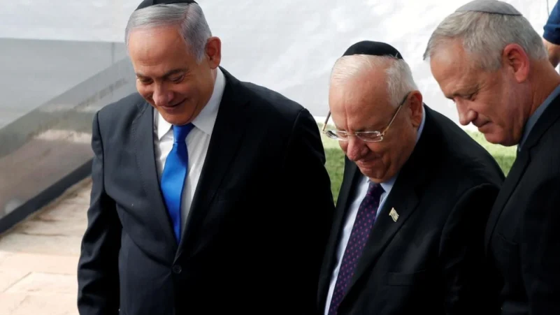 نتانياهو وغانتس يتفاوضان على تقاسم السلطة