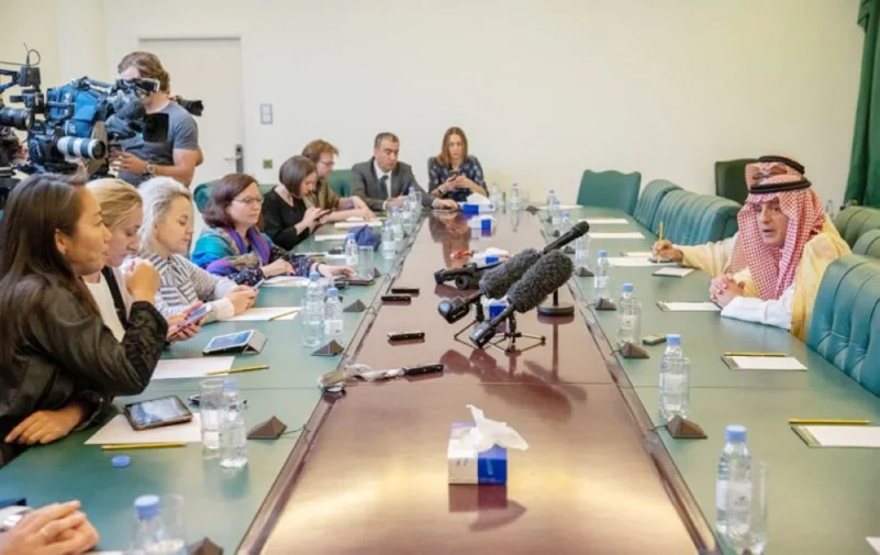 الوزير الجبير يلتقي عدداً من الصحفيين في أبرز وسائل الإعلام الروسية