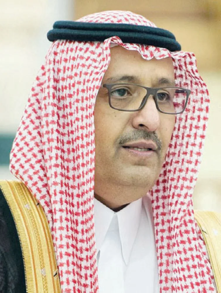 أمير الباحة يبحث احتياجات المنطقة مع وزير المالية