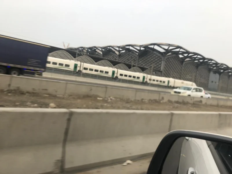 قطار الحرمين يصل محطة مطار الملك عبدالعزيز
