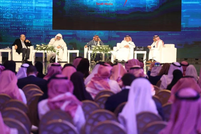 منتدى الإعلام السعودي يناقش "المحتوى الإعلامي ودور الصحافة في قيادة التغير"