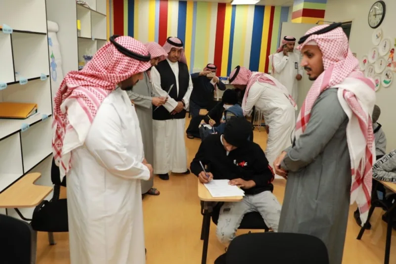 39 طالبًا وطالبة من مركز "إرادة" يؤدون الاختبارات بمستشفى الملك فهد