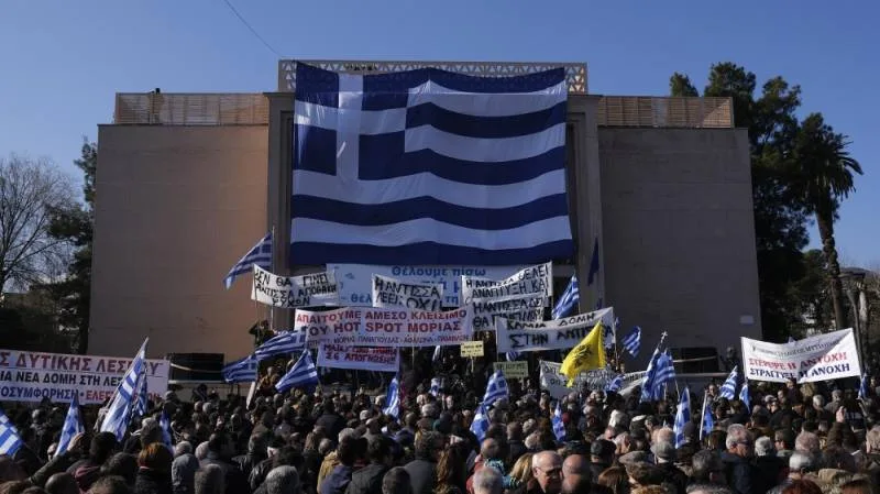 إضراب عام في الجزر اليونانية احتجاجا على بناء مخيمات جديدة للاجئين