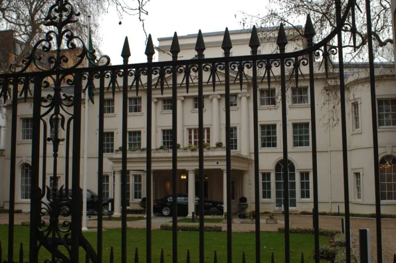 سفارة المملكة في لندن تناقش"كرونا والمبتعث.. أزمة وحلول"