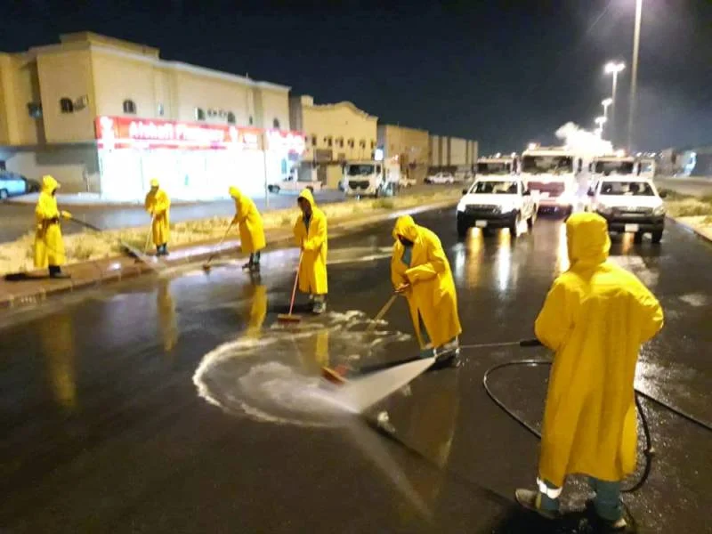 10 آلاف عامل لتنظيف وتطهير شوارع الرياض