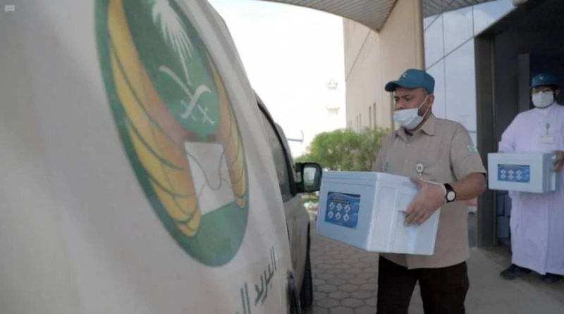 جامعة جازان تسلم وثائق طلابها عبر البريد السعودي