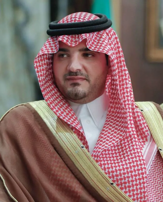 وزير الداخلية يرفع التهنئة للقيادة بحلول عيد الفطر المبارك
