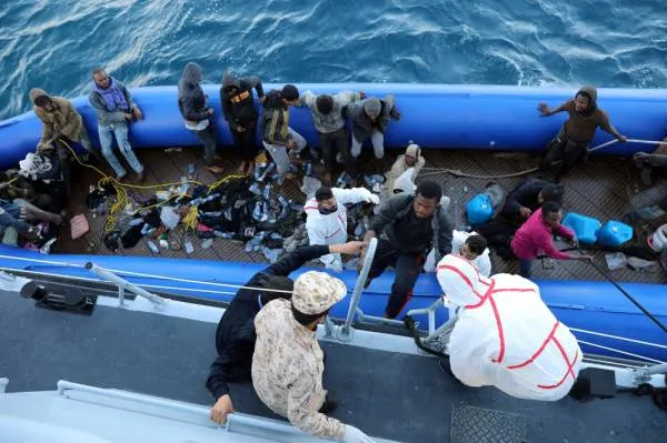 مصرع ستة مهاجرين قبالة السواحل الليبية وانقاذ 93 آخرين
