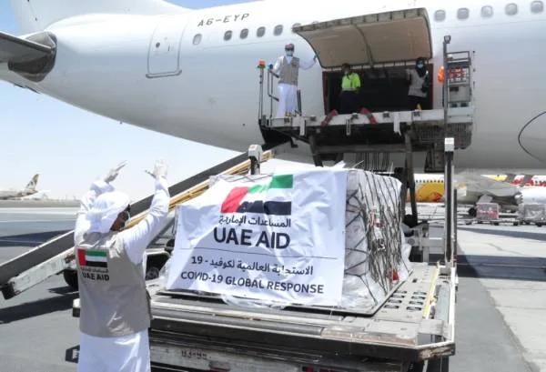 الإمارات : 16 طنا من الإمدادات الطبية العاجلة إلى إيران