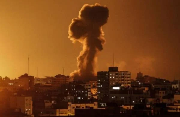 غزة : قصف إسرائيلي متجدد.. لا معابر لا وقود لا كهرباء لا صيد