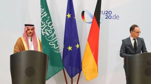 وزير الخارجية يبحث مع نظيره الألماني المستجدات الإقليمية والدولية