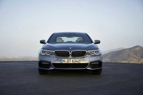 شركة محمد يوسف ناغي للسيارات تعلن عن وصول سيارة BMW 5 Series الجديدة