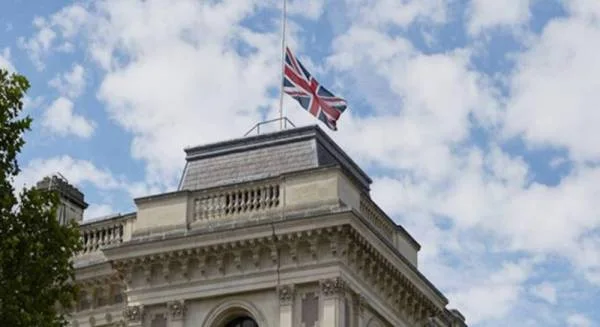 الخارجية البريطانية تستدعي السفير الإيراني احتجاجاً على استمرار احتجاز مواطنة بريطانية