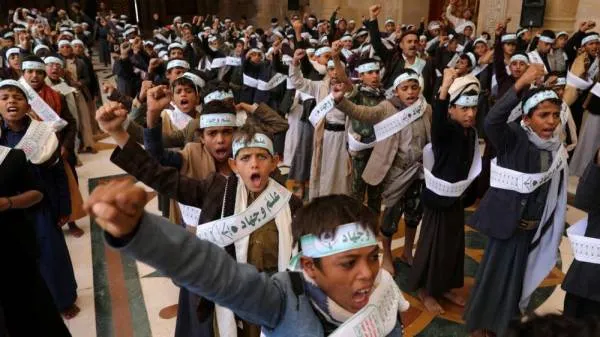 الإرياني: ميليشيات الحوثي تسعى لاستكمال بناء جيش عقائدي مرجعيته طهران