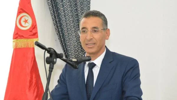 رئيس الحكومة التونسية يقيل وزير الداخلية