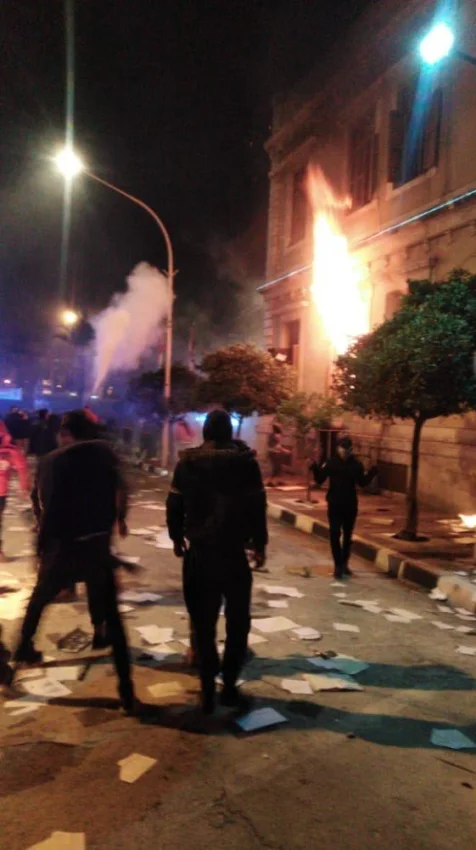 لبنان : متظاهرون يصبّون غضبهم أمام منازل سياسيي طرابلس
