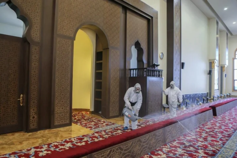الإسلامية تغلق 6 مساجد مؤقتاً بـ 4 مناطق بعد ثبوت 6 حالات كورونا بين صفوف المصلين