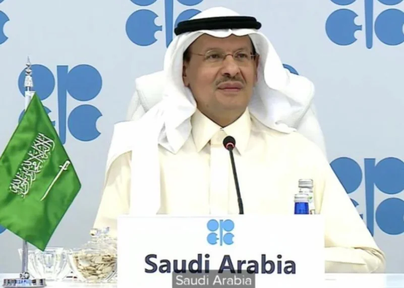 عبد العزيز بن سلمان: ملتزمون باستقرار سوق النفط ..  ولا علاقة لأمريكا بزيادة الإنتاج