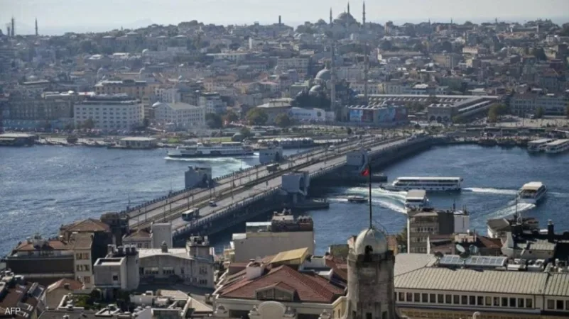 بعد انتقادهم مشروع اردوغان لبناء قناة في إسطنبول.. اعتقال 10 ضباط