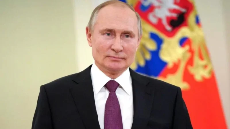 بوتين يوقّع قانونا يخوله الترشح لولايتين رئاسيتين إضافيتين
