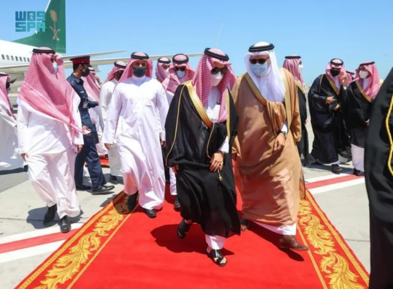 وزير الخارجية يصل البحرين في زيارة رسمية