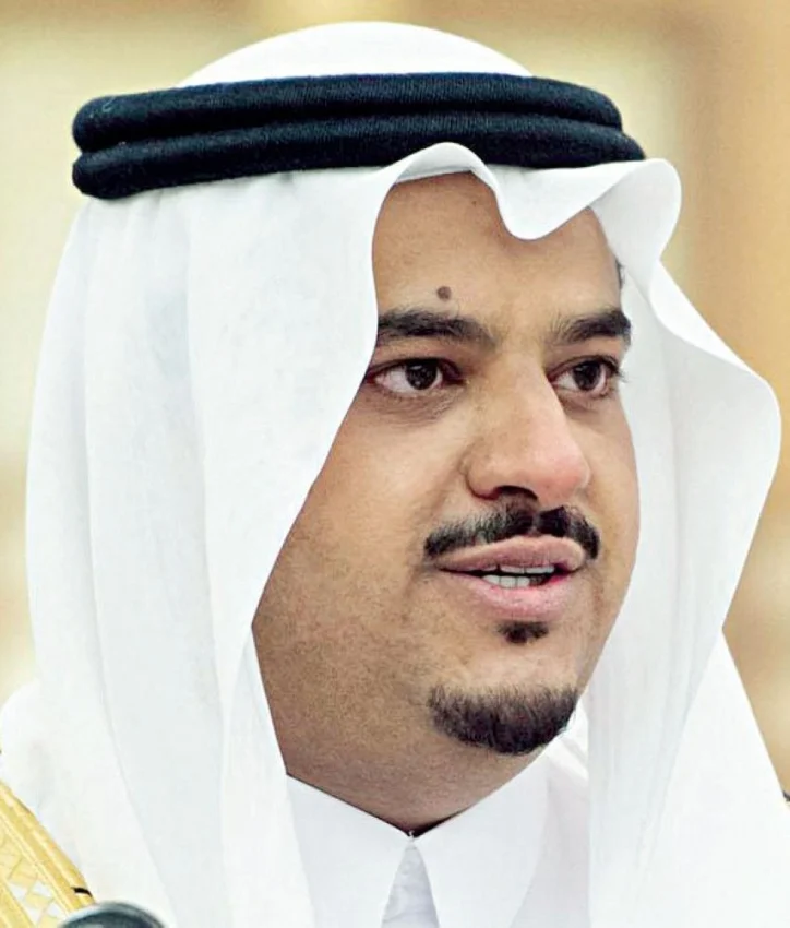 نائب أمير الرياض يتلقى التعازي من ولي عهد البحرين في وفاة والدته (هاتفيًا)