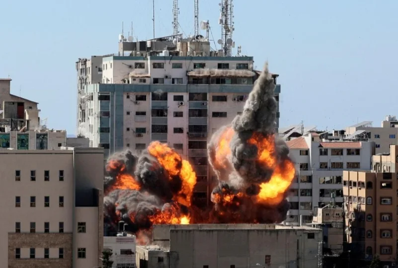 أسوشييتد برس تبدي "صدمتها" للضربة الإسرائيلية التي استهدفت مكتبها في غزة