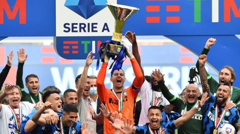 إنتر ميلان يحقق كأس الدوري الإيطالي للمرة الـ19 في تاريخه