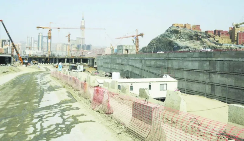 إنجاز 65 % من مشروع طريق الملك عبد العزيز الموازي بمكة