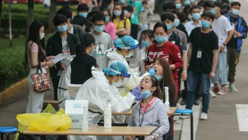 الصين تخضع ملايين السكان لفحوص كوفيد اثر ارتفاع عدد الإصابات