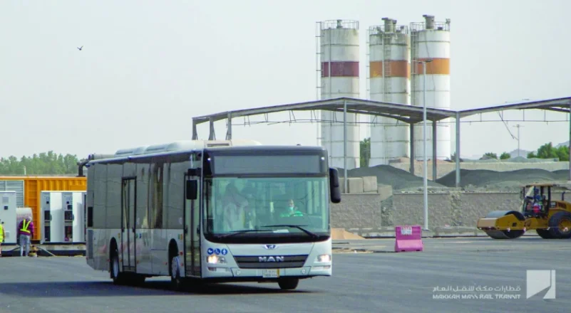 حافلات تجوب طرقات مكة في أول اختبارات تجريبية