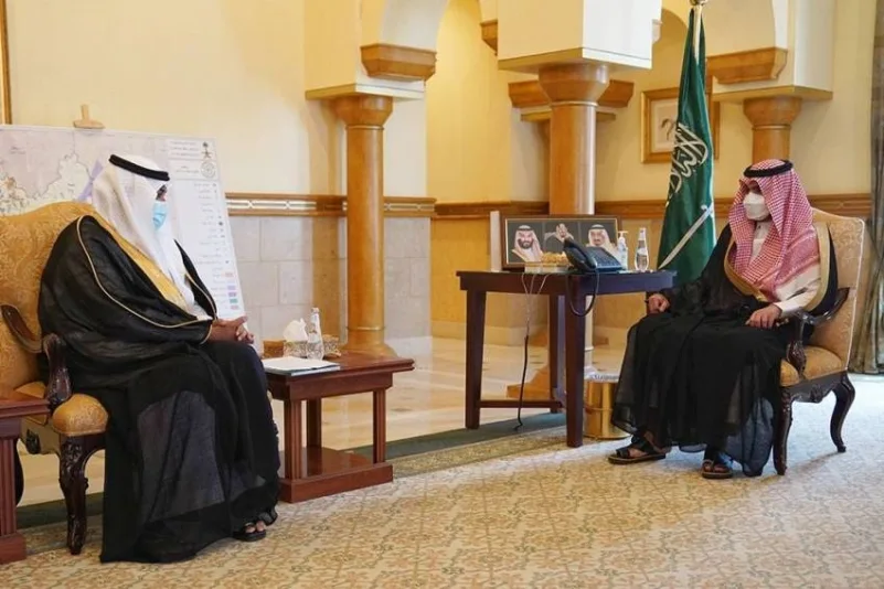 نائب أمير مكة يتسلم تقرير العودة الآمنة لمدارس المنطقة