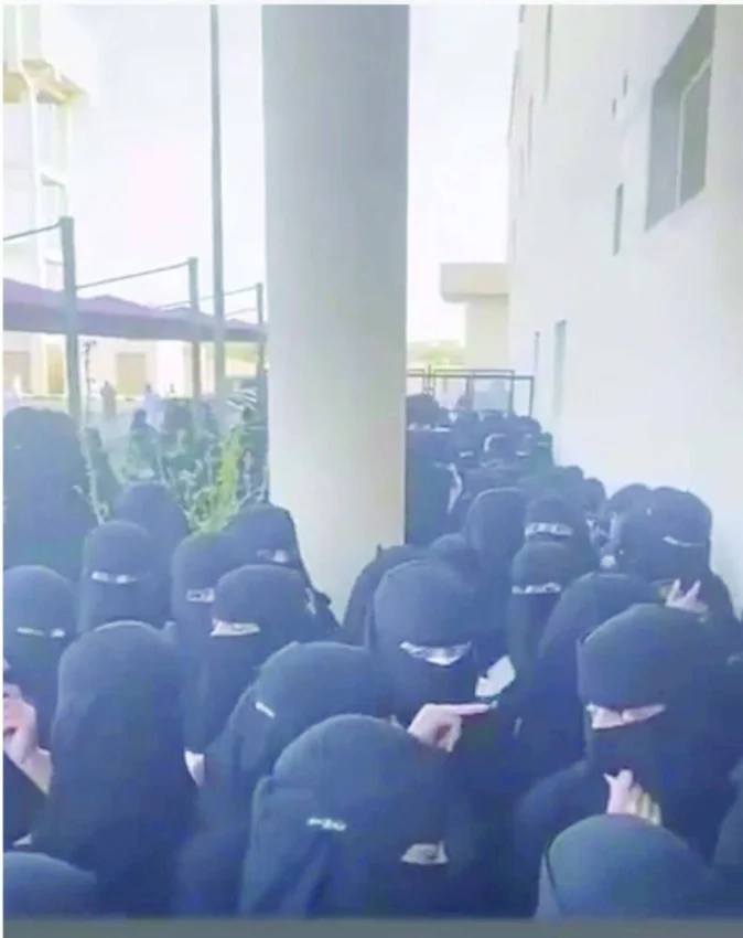 إلزام طلاب جامعة الطائف بموعد سابق للتطعيم لحل أزمة الزحام